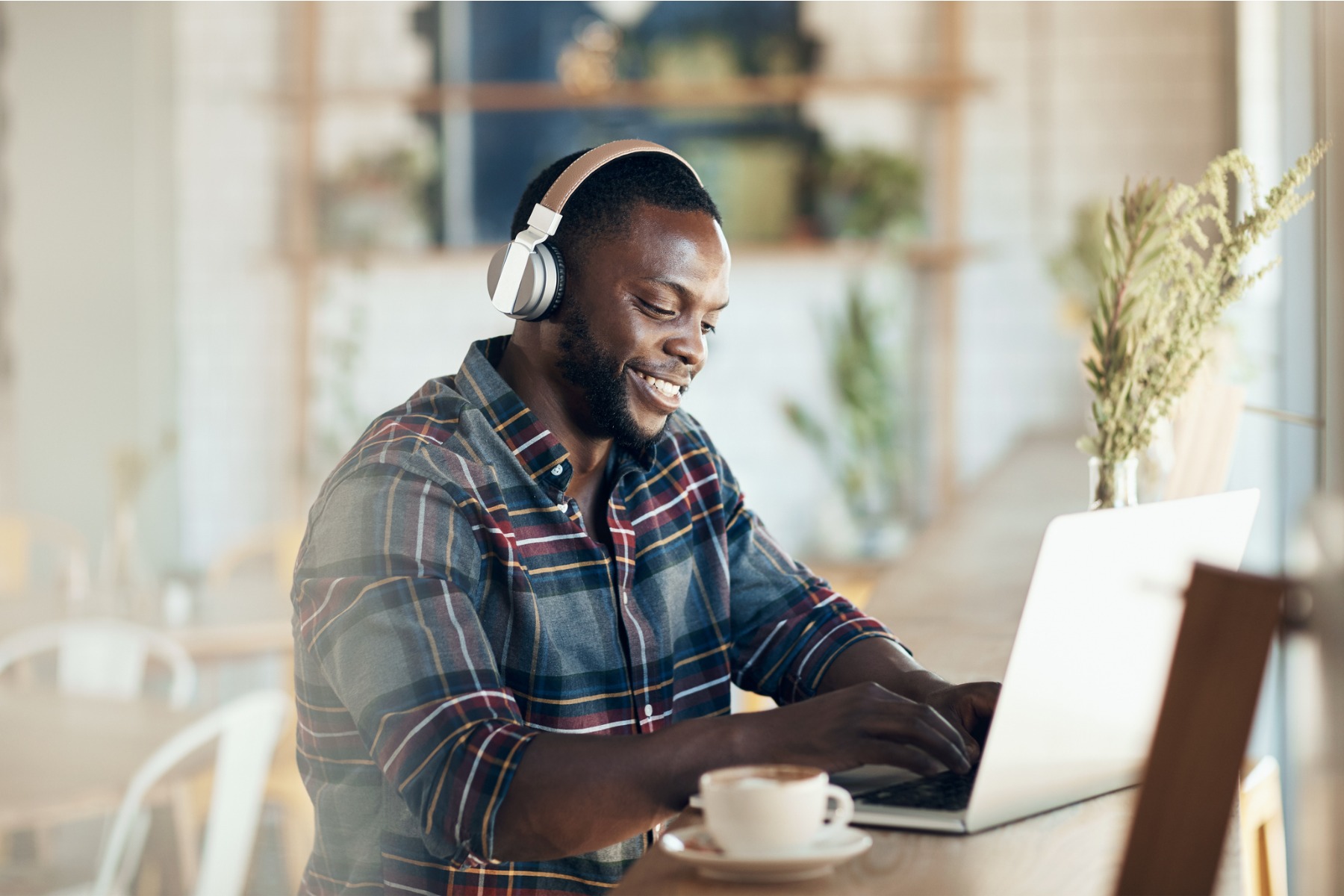 Bien s'équiper pour télétravailler : les meilleurs équipements tech