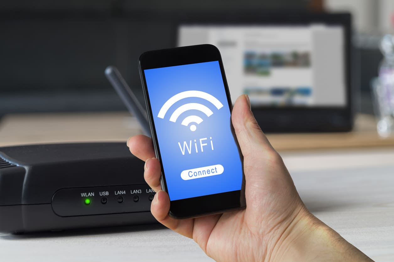 Quels sont les avantages d'une borne wifi au bureau ?