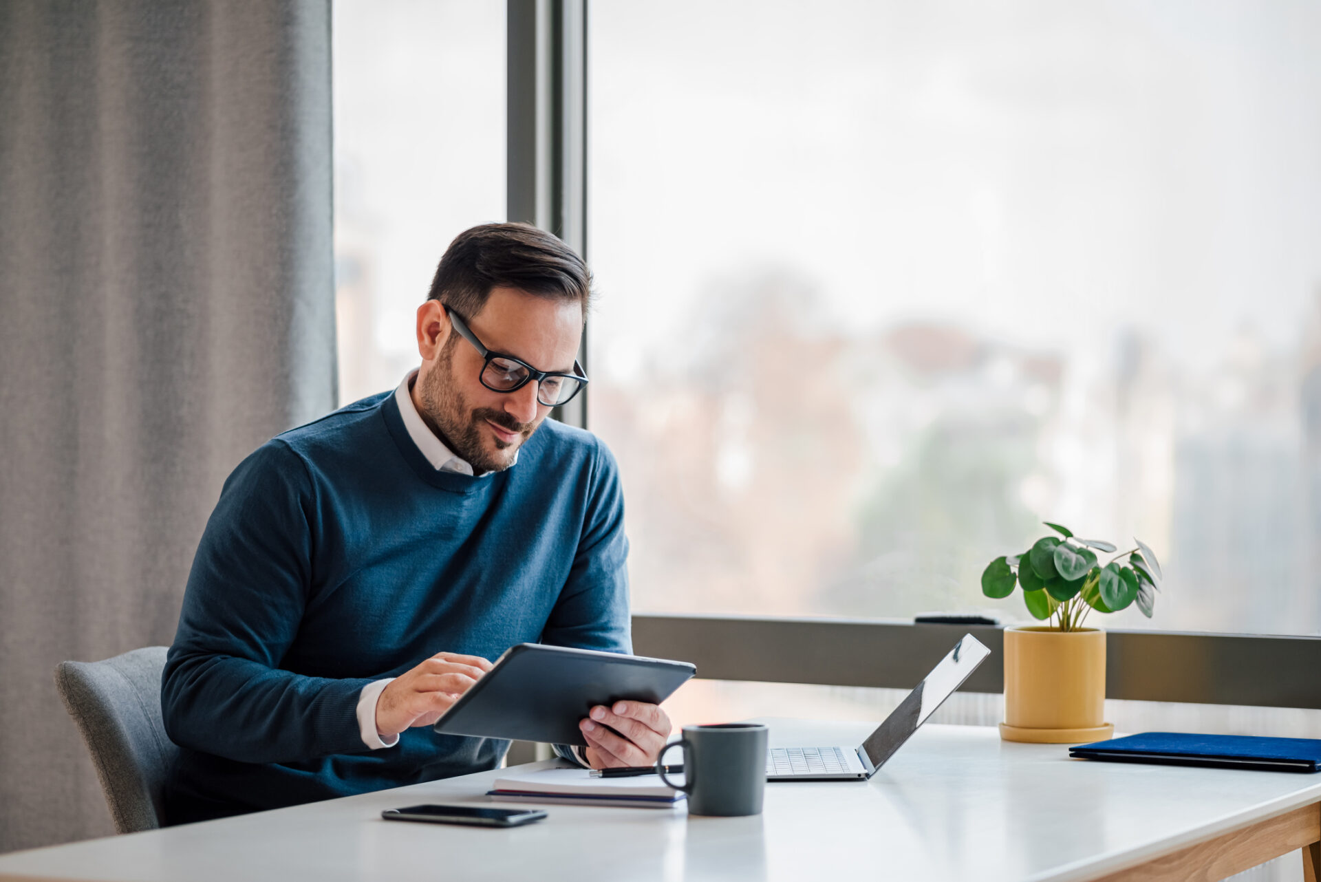 collaborateur en communication via internet